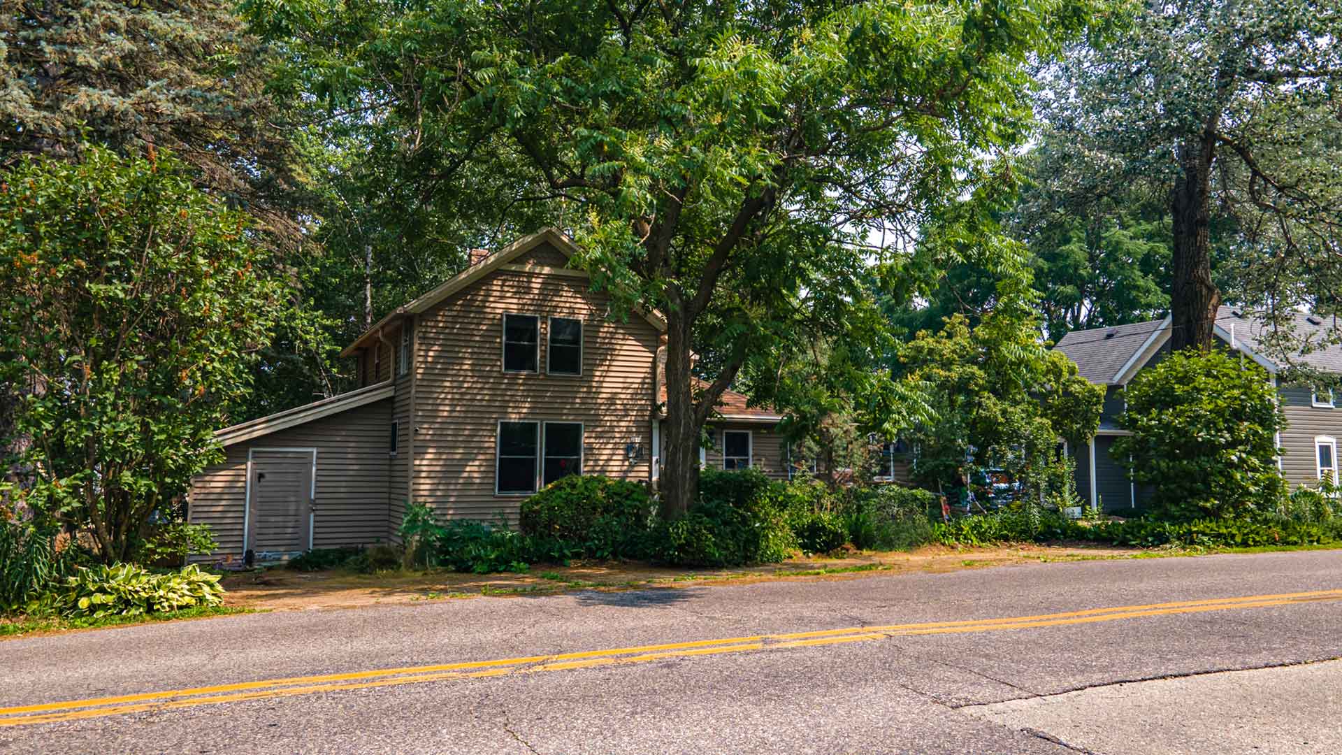 2865 Old Creek Front of House 2