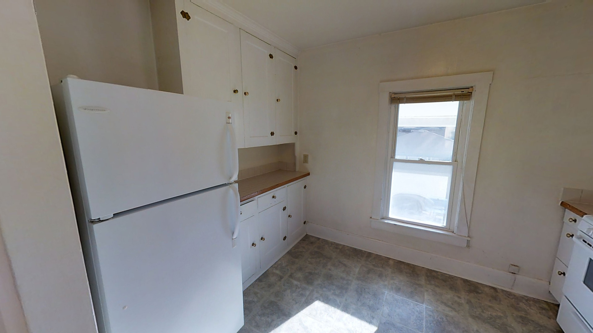 2416 Atwood #4 Kitchen